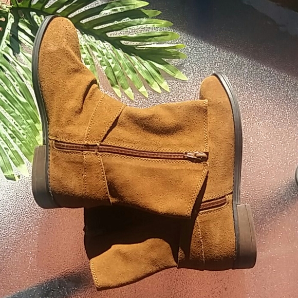Faded Glory Leather Boots - Picture 6 of 10